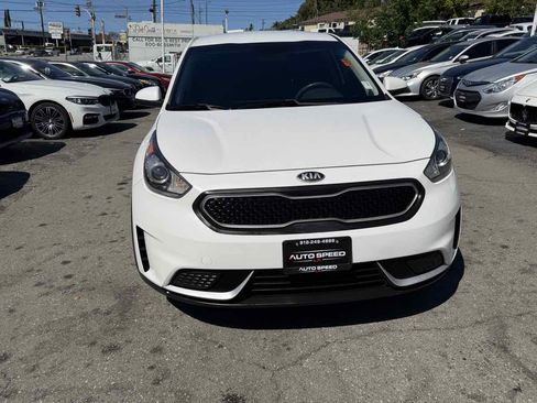 Used 2019 Kia Niro FE image 2
