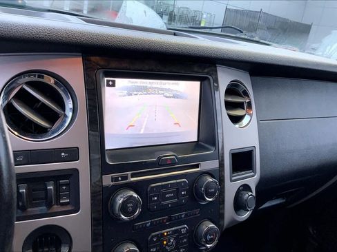 Used 2017 Ford Expedition Limited image 27