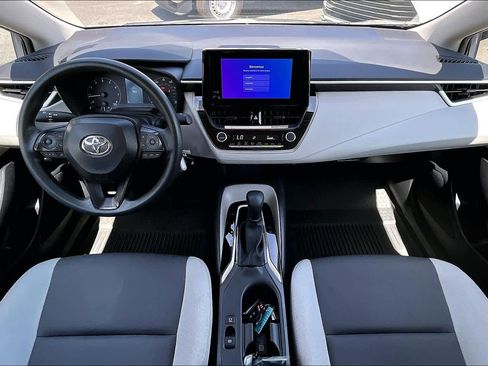 Certified 2025 Toyota Corolla LE image 15