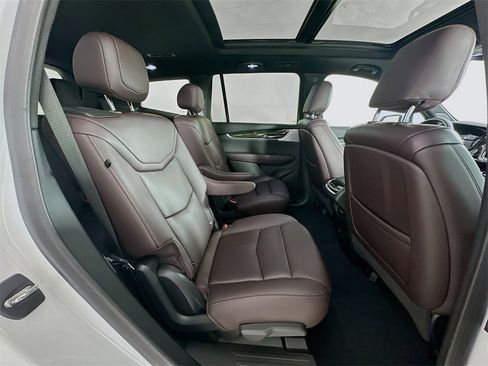 Used 2022 Cadillac XT6 Premium Luxury image 29
