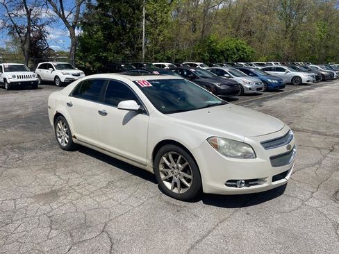 Used 2010 Chevrolet Malibu LTZ FWD image 3