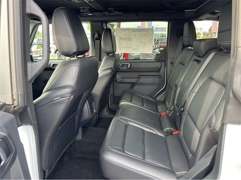 New 2025 Ford Bronco Outer Banks w/ Sasquatch Package image 17