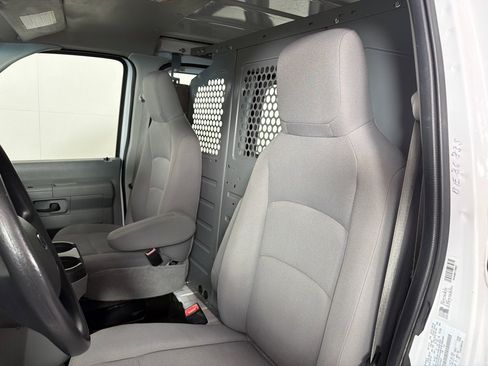 Used 2014 Ford E-250 and Econoline 250 w/ Power Group RWD image 11