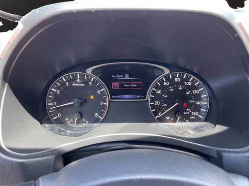 Used 2020 Nissan Pathfinder S AWD/4WD image 11