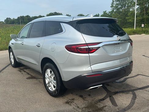 Used 2019 Buick Enclave Essence FWD image 3