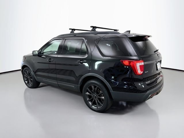 Used 2017 Ford Explorer XLT w/ Equipment Group 202A AWD/4WD image 5