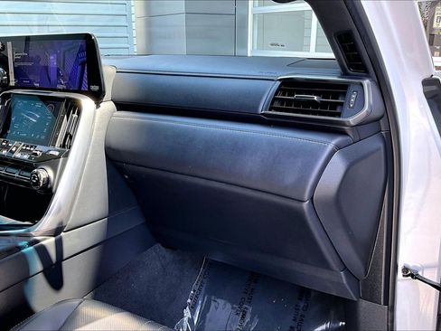 Used 2022 Lexus LX 600 4WD w/ Accessory Package (Z1) image 16