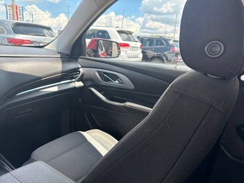 Used 2018 Chevrolet Traverse LT w/ LPO, Floor Liner Package AWD/4WD image 16