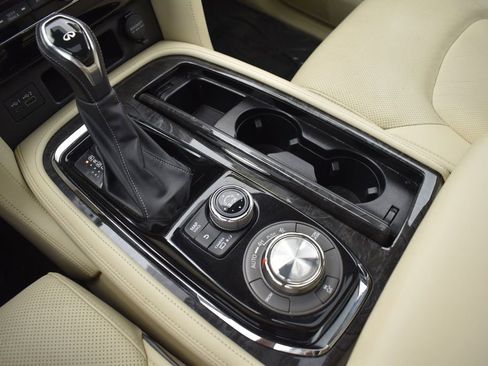 Used 2021 INFINITI QX80 Luxe AWD/4WD image 19