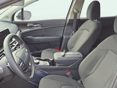 New 2026 Kia Sportage LX image 16