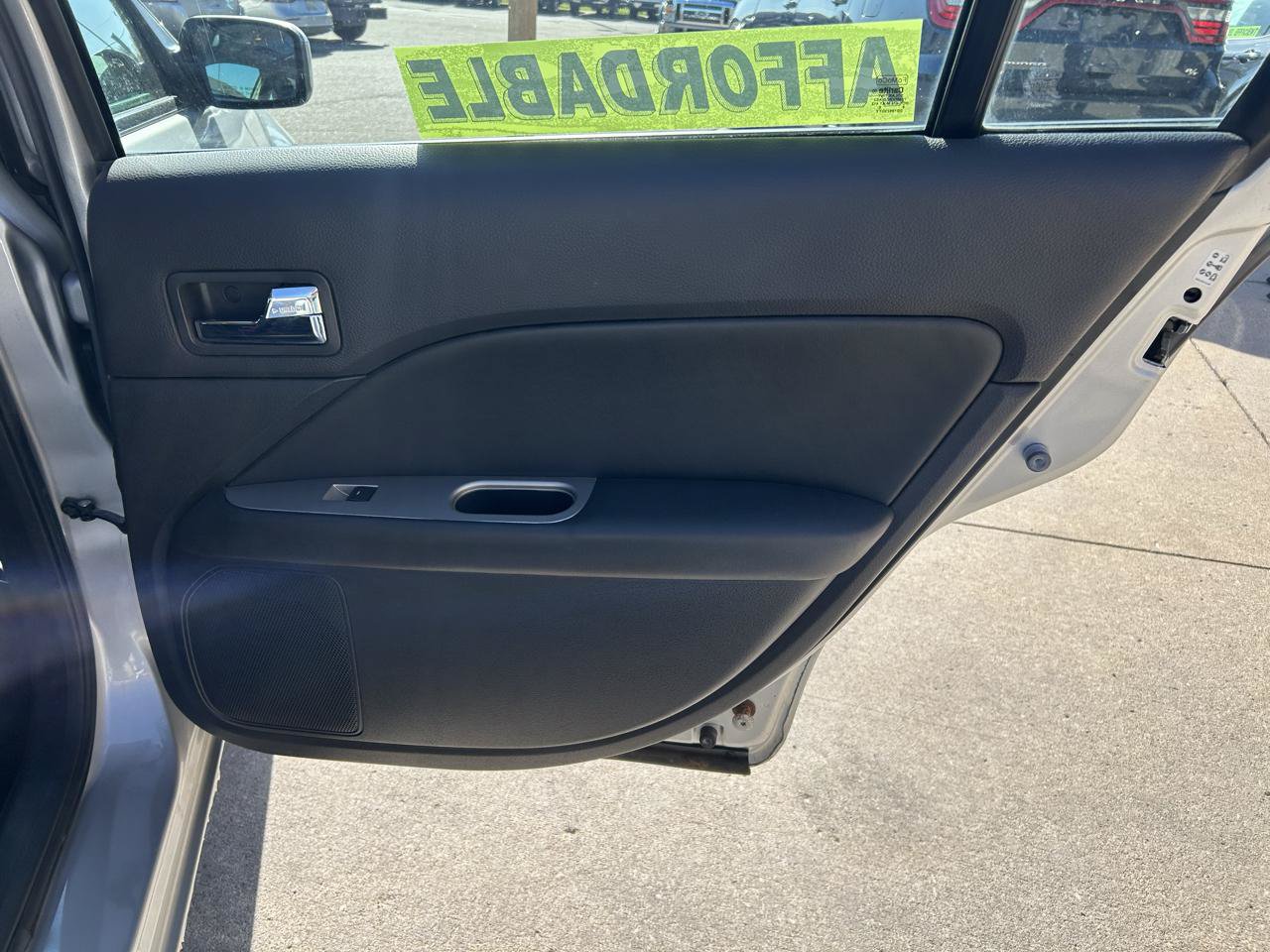 Used 2010 Ford Fusion SEL FWD image 15
