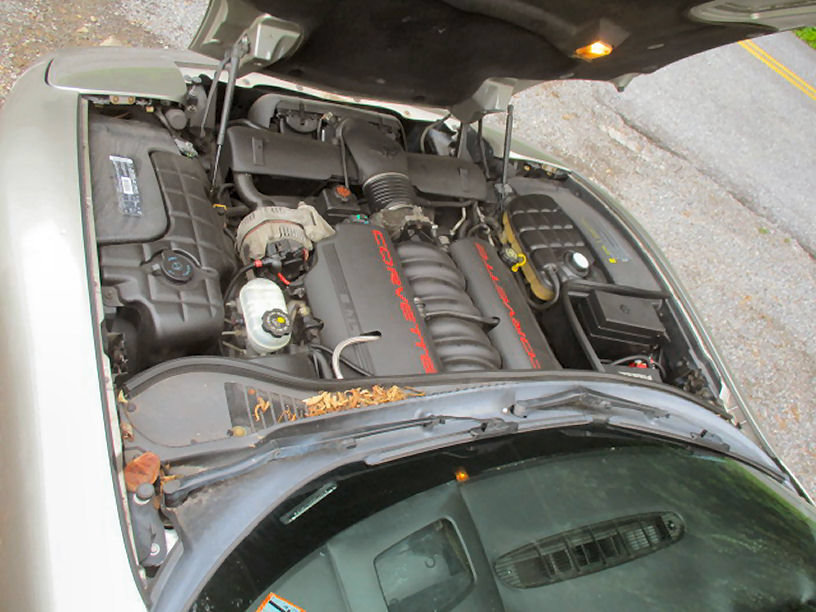 Used 2001 Chevrolet Corvette Coupe w/ Preferred Equipment Group2 RWD image 7
