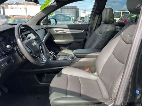 Used 2025 Cadillac XT6 Luxury FWD image 17