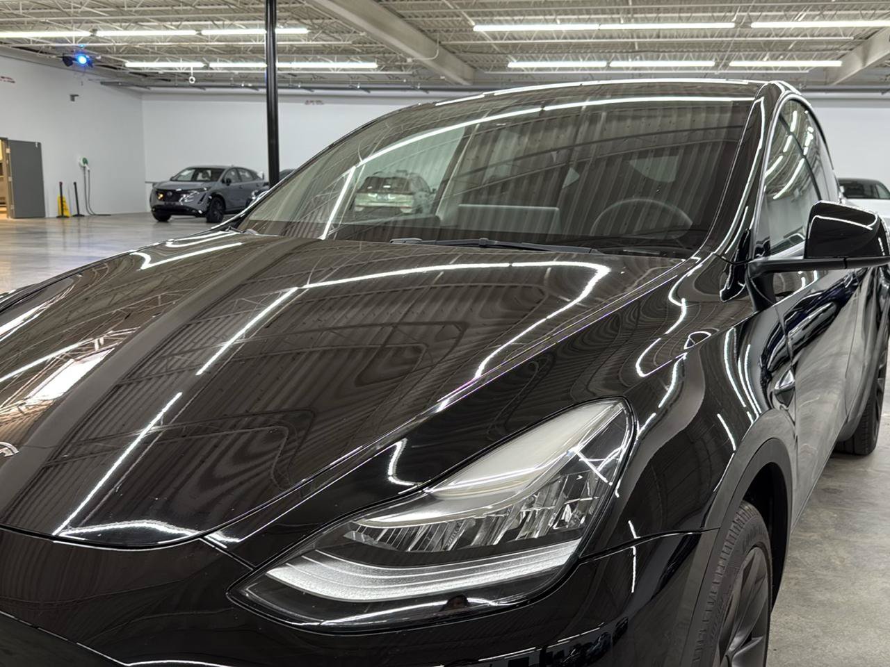 Used 2022 Tesla Model Y Long Range AWD/4WD image 2