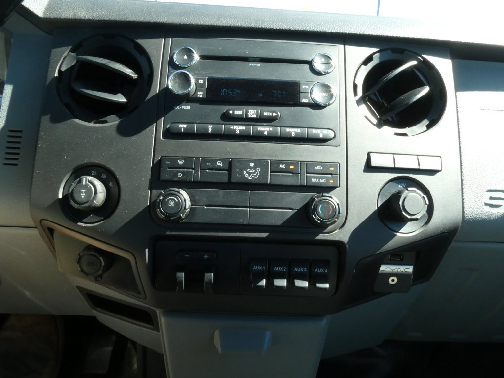 Used 2015 Ford F250 XL w/ Power Equipment Group AWD/4WD image 24