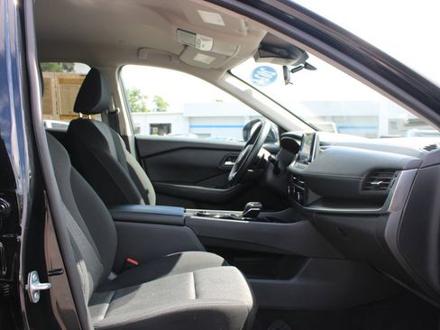 Used 2024 Nissan Rogue SV AWD/4WD image 28