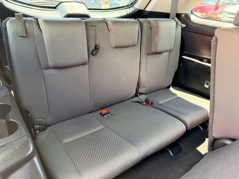 Used 2018 Toyota Highlander LE FWD image 15