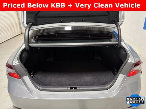 Used 2024 Toyota Camry SE image 18