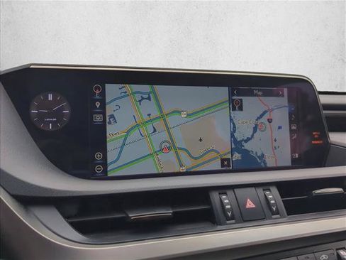 Used 2019 Lexus ES 300h w/ Accessory Package 2 FWD image 19