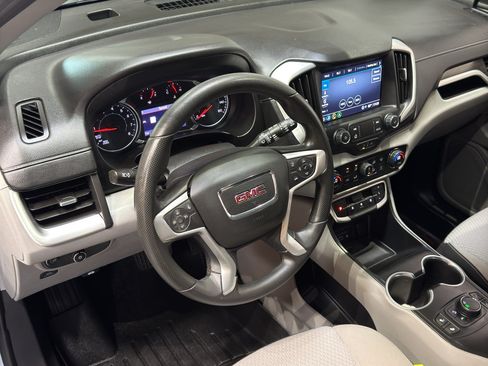 Used 2022 GMC Terrain SLE w/ Driver Convenience Package FWD image 16