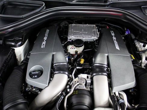 Used 2018 Mercedes-Benz GLE 63 AMG 4MATIC w/ Premium 3 Package image 37