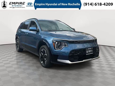 Used 2023 Kia Niro Wind w/ Wind Preserve Package FWD image 1