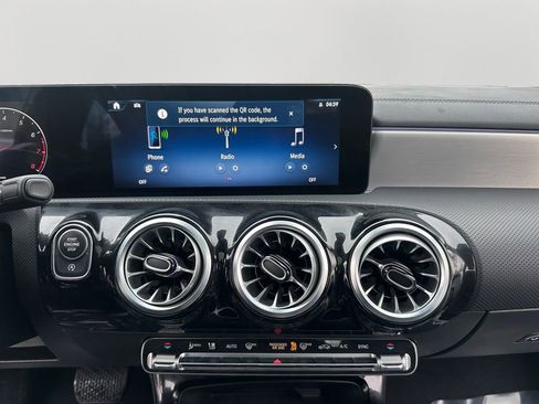 Used 2025 Mercedes-Benz CLA 250 4MATIC image 16