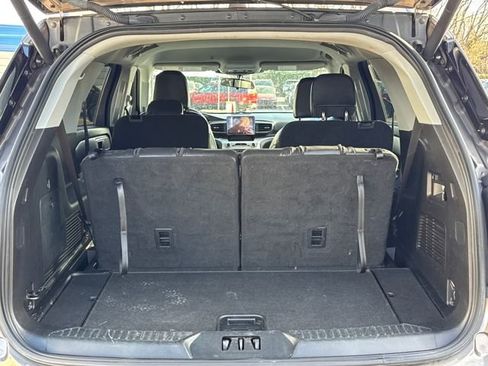 Used 2021 Ford Explorer XLT w/ Equipment Group 202A image 11