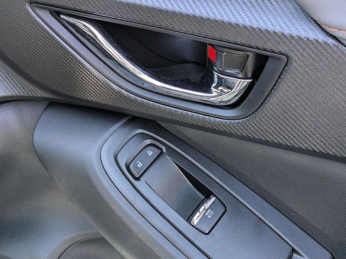 Used 2025 Subaru Crosstrek 2.5i Limited w/ Crosstrek Mirror Package image 30