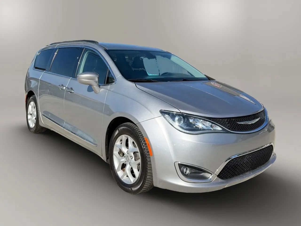 Used 2017 Chrysler Pacifica Touring-L w/ Tire & Wheel Group FWD image 1