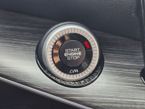 Used 2023 Jeep Wagoneer L Series II image 37