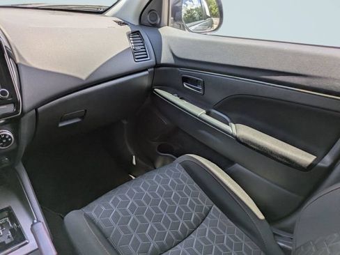 Used 2025 Mitsubishi Outlander Sport LE AWD/4WD image 18