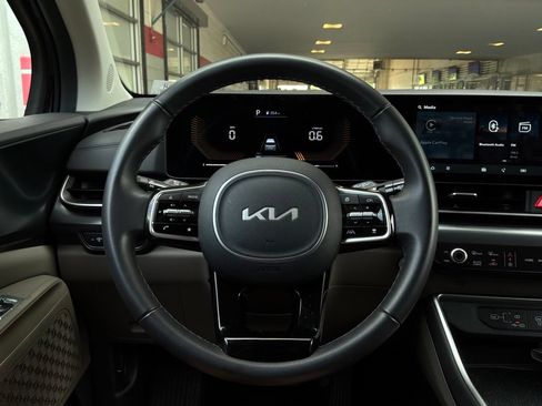 Used 2026 Kia Carnival FWD image 37