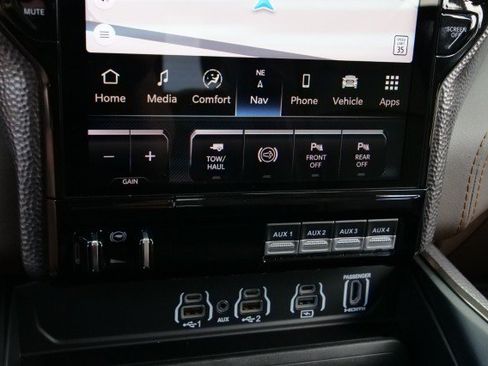 Used 2026 RAM 3500 Longhorn AWD/4WD image 17