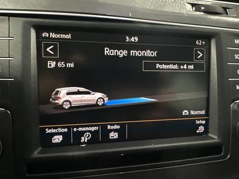Used 2016 Volkswagen e-Golf SE image 23