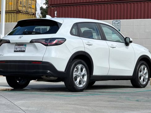 Certified 2024 Honda HR-V LX image 8