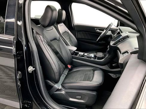 Used 2020 Ford Edge ST-Line w/ Cold Weather Package image 8