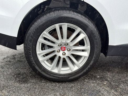 Used 2020 Jaguar F-PACE Prestige image 11