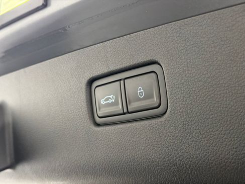 Used 2025 Genesis GV70 2.5T image 9