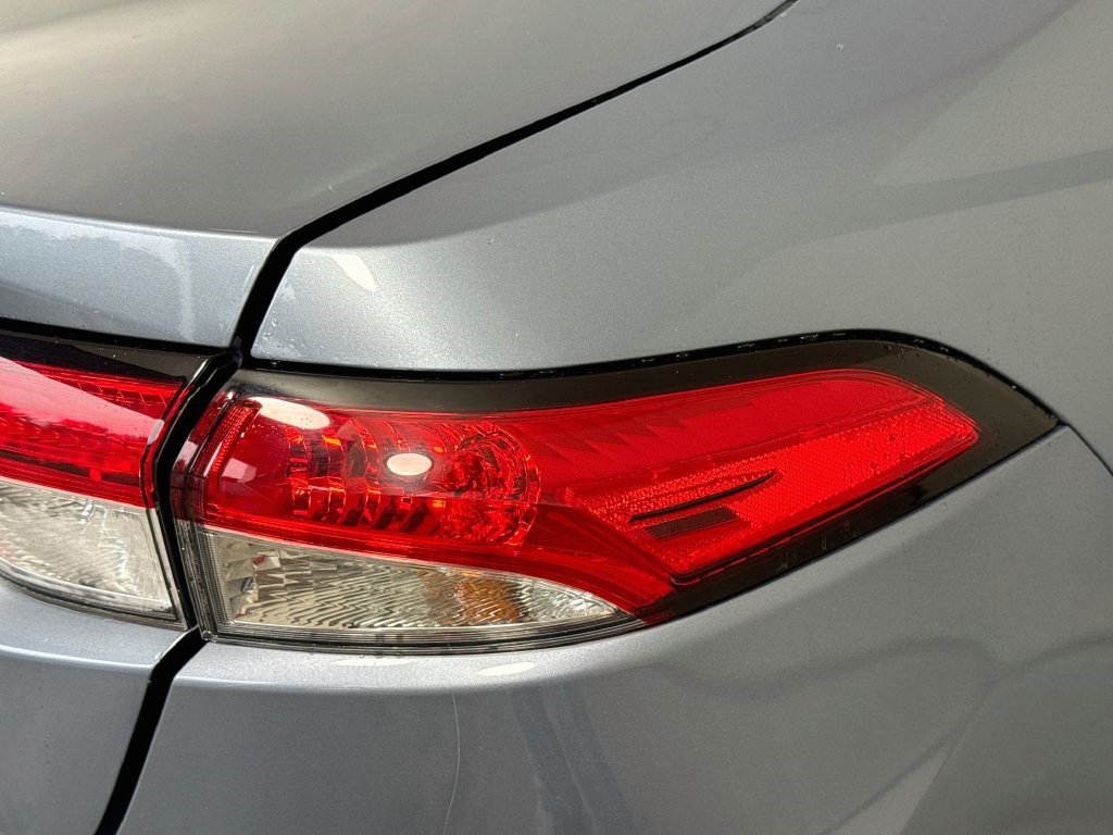 Used 2022 Toyota Corolla LE FWD image 32