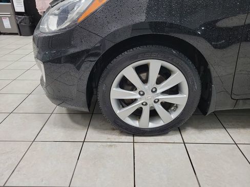 Used 2013 Hyundai Accent SE image 47