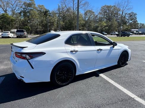 Used 2023 Toyota Camry SE image 5