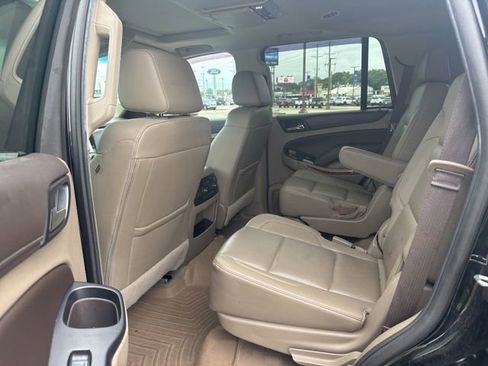 Used 2018 Chevrolet Tahoe Premier RWD image 12