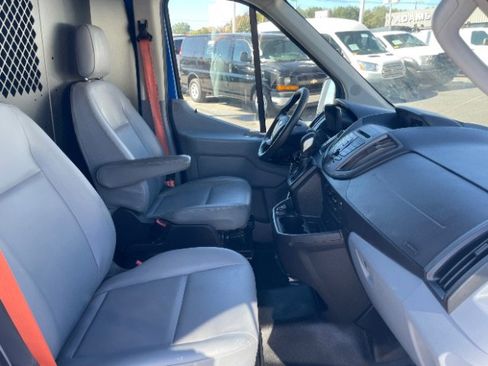 Used 2018 Ford Transit 250 w/RH Sliding Door Medium Roof image 19