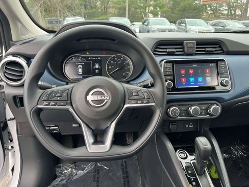 Used 2025 Nissan Versa SV w/ Trunk Package image 27