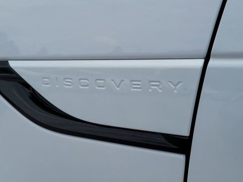 Used 2023 Land Rover Discovery Metropolitan Edition AWD/4WD image 9