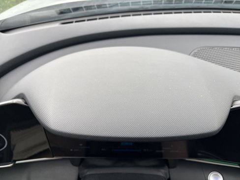 Used 2025 Hyundai Elantra SEL FWD image 36