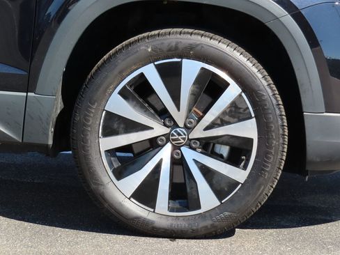 Used 2022 Volkswagen Taos SE image 15