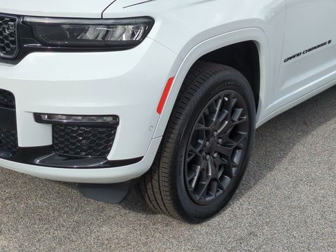 Used 2023 Jeep Grand Cherokee L Summit image 10