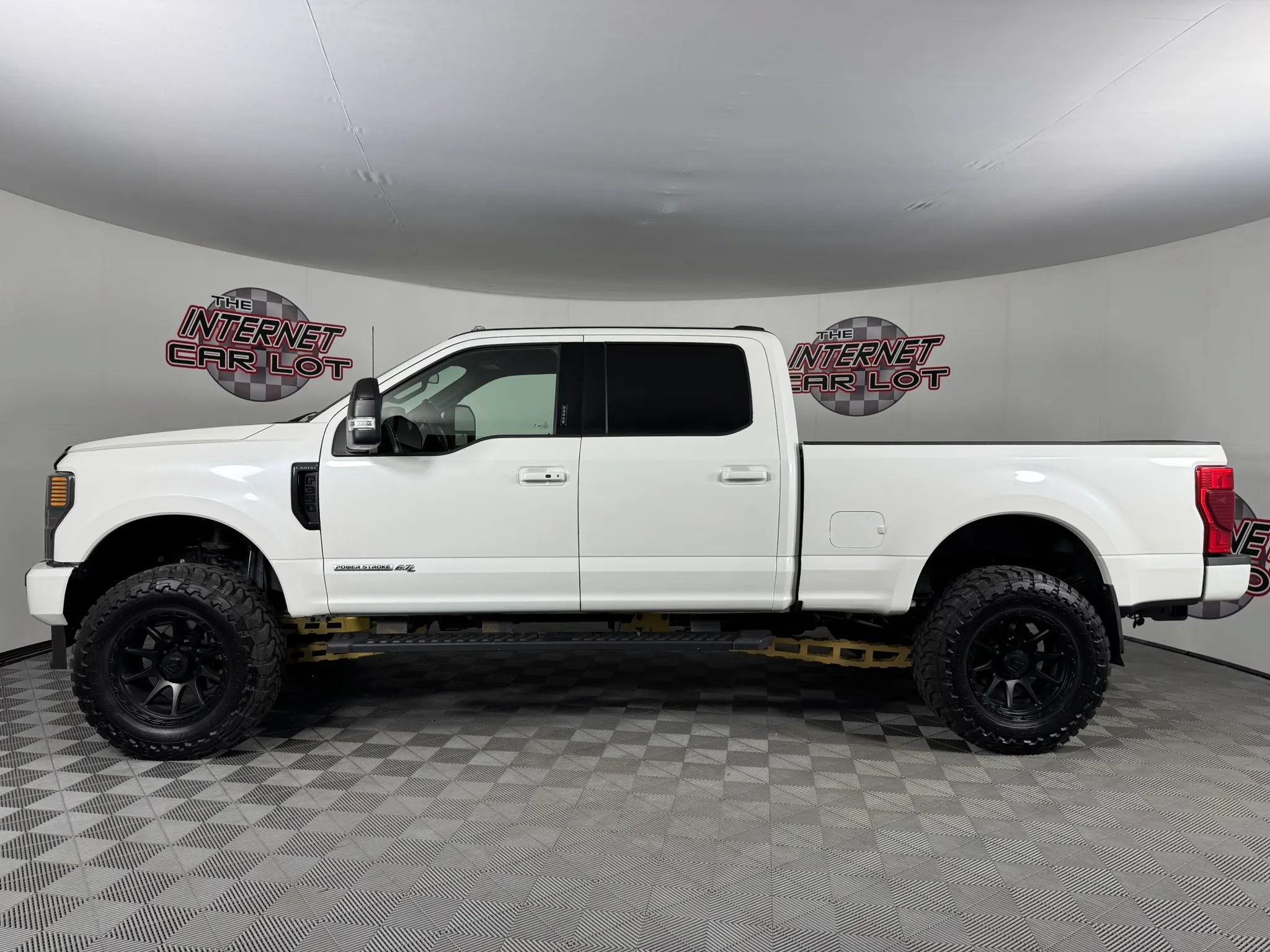 Used 2022 Ford F350 Lariat w/ Black Appearance Package AWD/4WD image 4